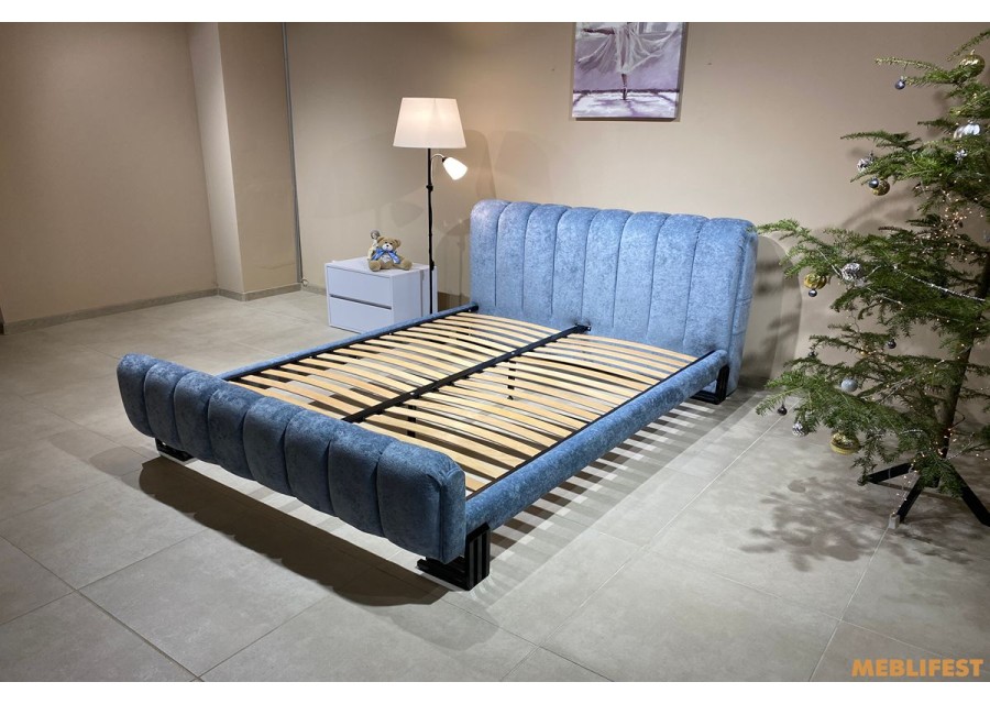 М'яке двоспальне ліжко L045 безопційне