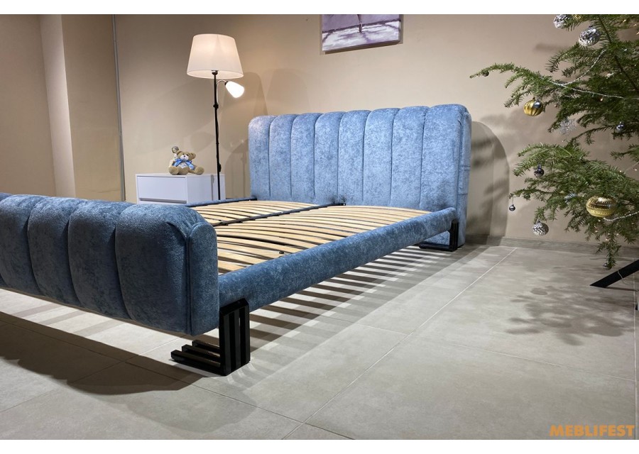 М'яке двоспальне ліжко L045 безопційне