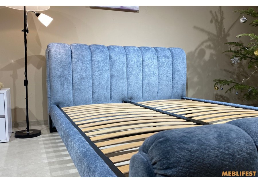 М'яке двоспальне ліжко L045 безопційне