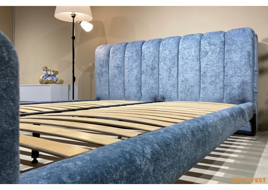 М'яке двоспальне ліжко L045 безопційне