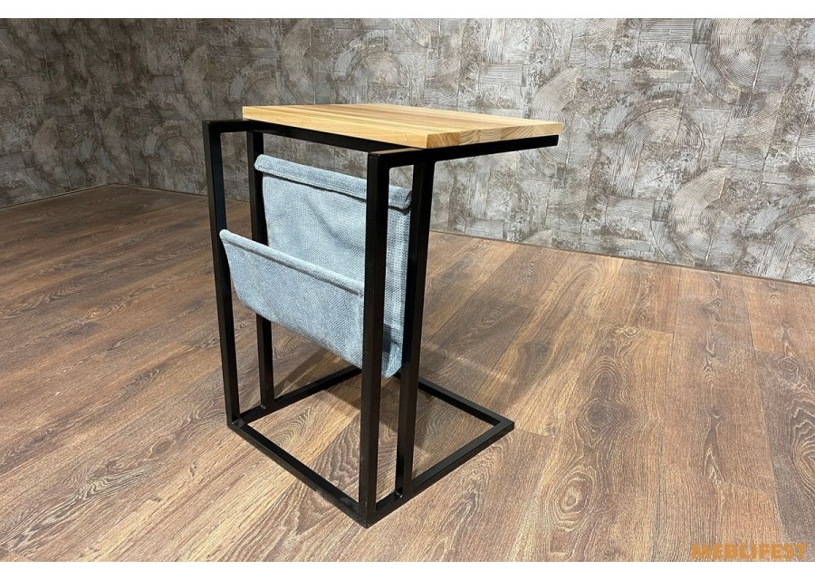 Приліжковий столик 